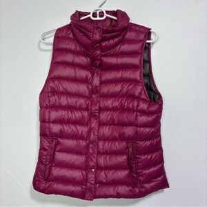 GAP Women's Small Down Puffer Vest Eggplant Full Zip Button Packable Pockets